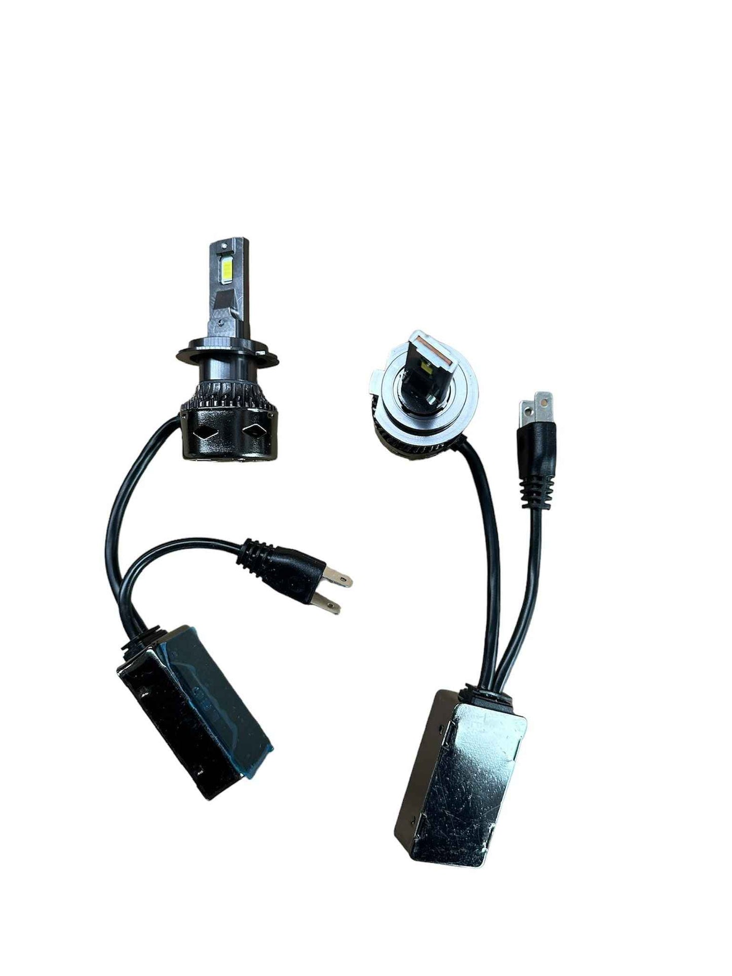 Set 2 becuri LED CANBUS auto cu ventilator, compatibilitate 95%, lumină albă 6000K, ideale pentru faruri H7, montaj rapid fără erori